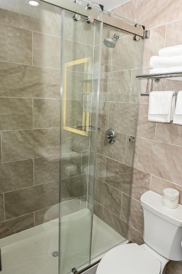 Days Inn By Wyndham Bronx Nyc New York Eksteriør bilde