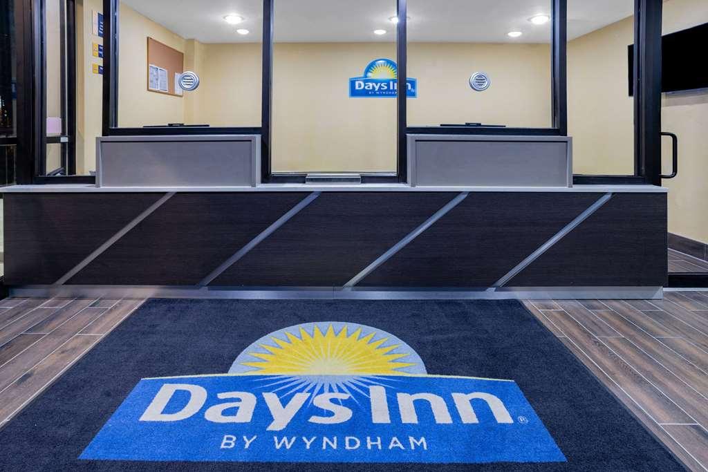 Days Inn By Wyndham Bronx Nyc New York Eksteriør bilde